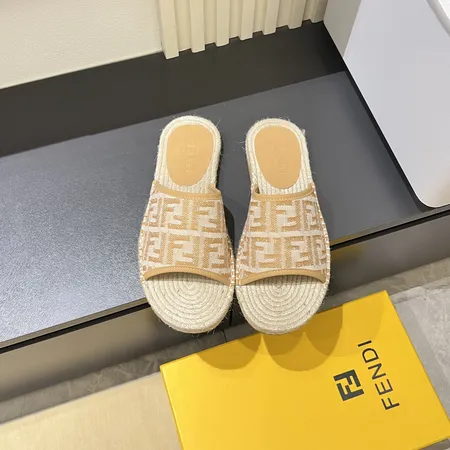フェンディ スリッパ
