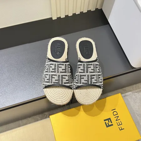 フェンディ スリッパ