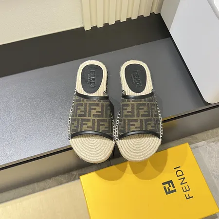 フェンディ スリッパ