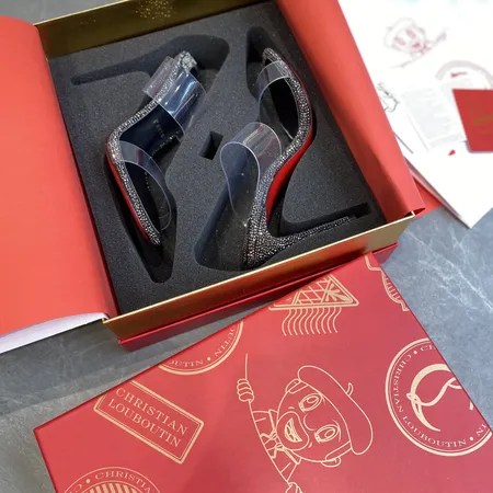 クリスチャン・ルブタン サンダル