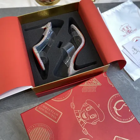 クリスチャン・ルブタン サンダル