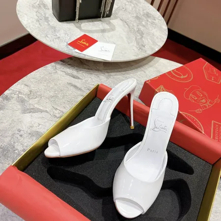 クリスチャン・ルブタン サンダル