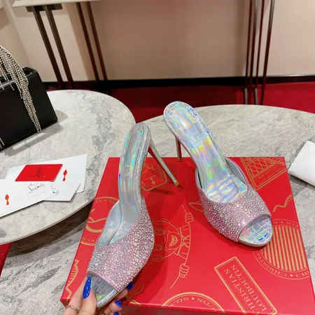 クリスチャン・ルブタン サンダル