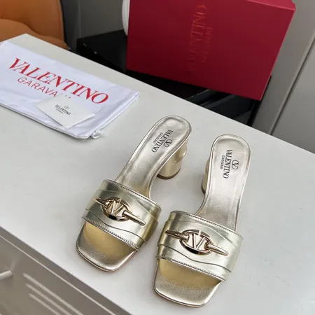 ヴァレンティノ スリッパ