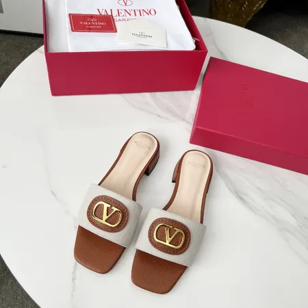 ヴァレンティノ スリッパ