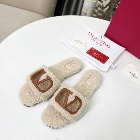 ヴァレンティノ スリッパ