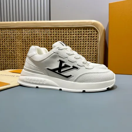 ルイヴィトン スニーカー