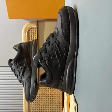 ルイヴィトン スニーカー