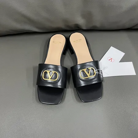 ヴァレンティノ スリッパ