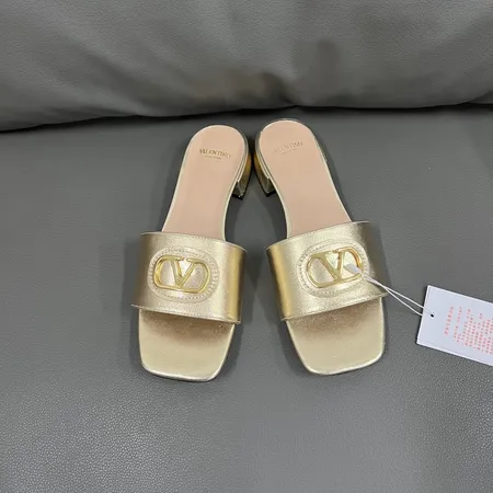 ヴァレンティノ スリッパ