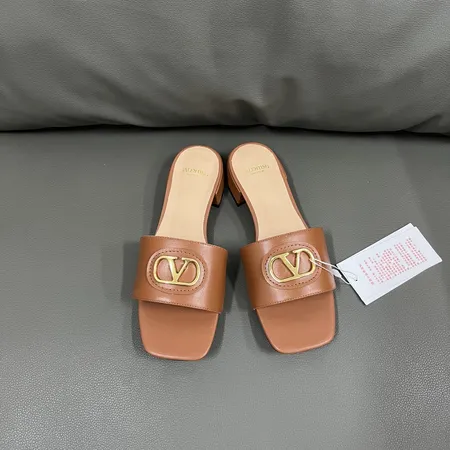 ヴァレンティノ スリッパ