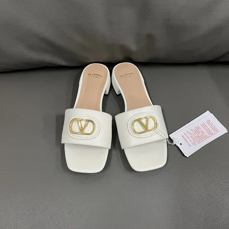 ヴァレンティノ スリッパ