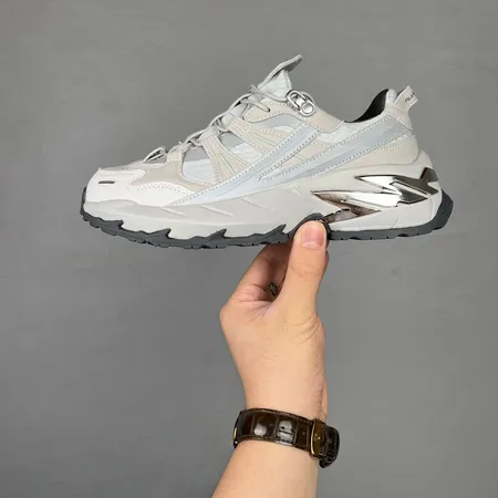 フィラ スニーカー