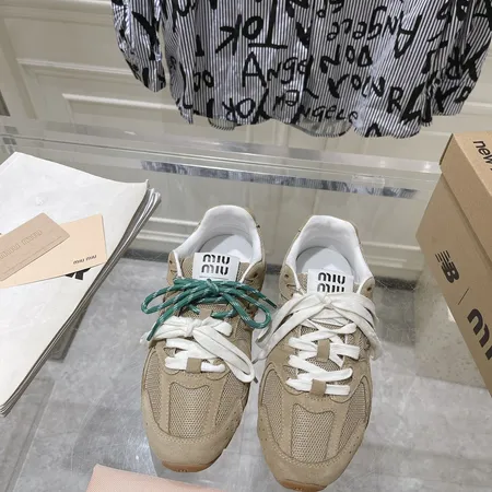 ミュウミュウ スニーカー