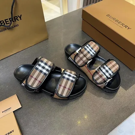 バーバリー ス サンダル