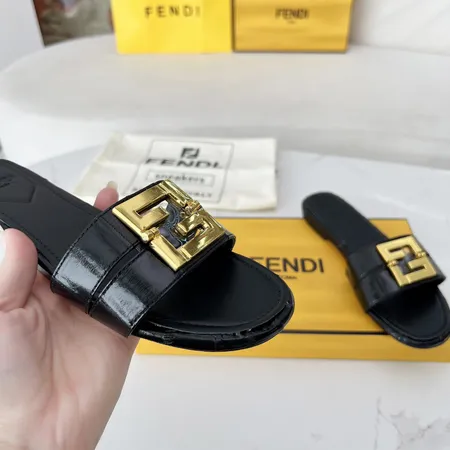 フェンディ スリッパ