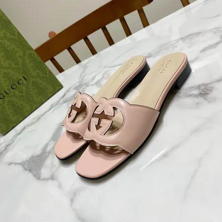 グッチ スリッパ