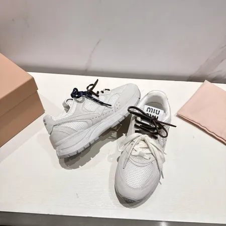 ミュウミュウ スニーカー