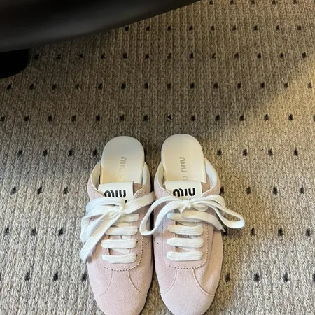 ミュウミュウ カジュアルシューズ