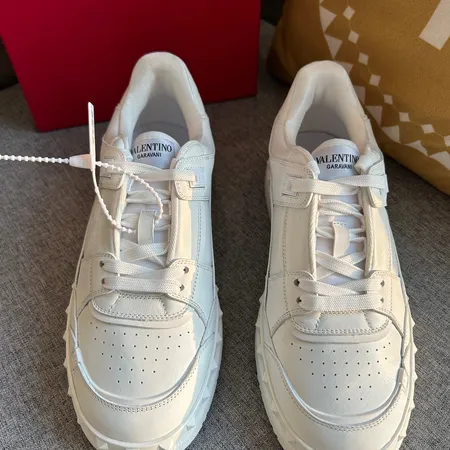 ヴァレンティノ カジュアルシューズ