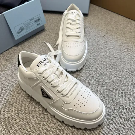 プラダ カジュアルシューズ