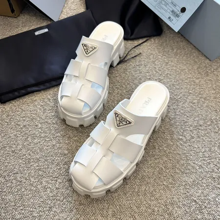プラダ スリッパ