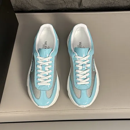 ヴァレンティノ スニーカー