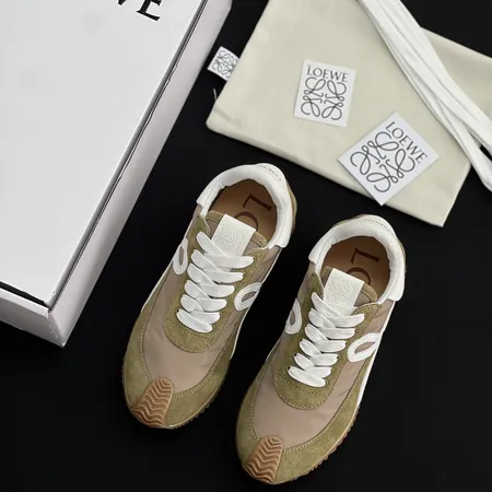 ロエベ カジュアルシューズ