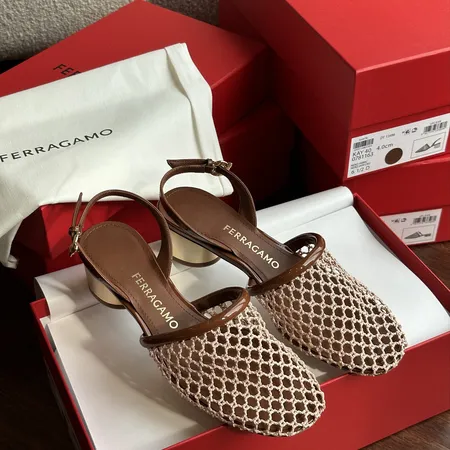 フェラガモ サンダル