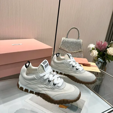 ミュウミュウ スニーカー