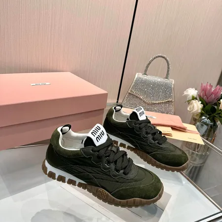 ミュウミュウ スニーカー