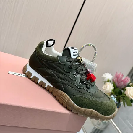 ミュウミュウ スニーカー