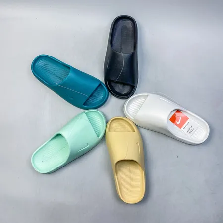 ナイキ スリッパ