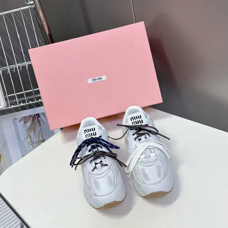 ミュウミュウ スニーカー