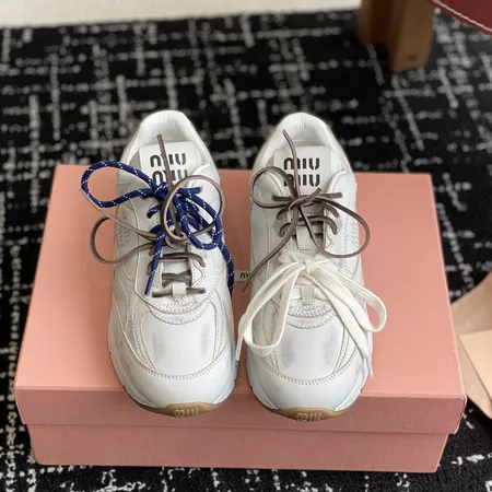 ミュウミュウ スニーカー