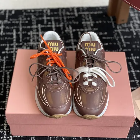 ミュウミュウ スニーカー