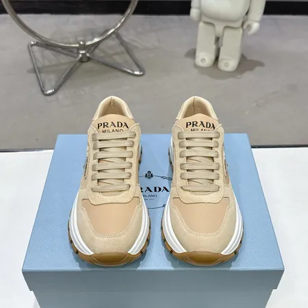 プラダ カジュアルシューズ