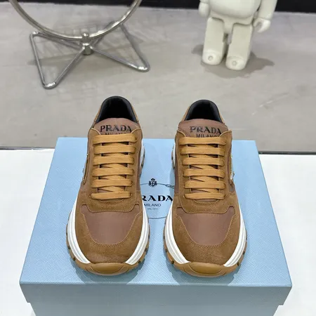 プラダ カジュアルシューズ