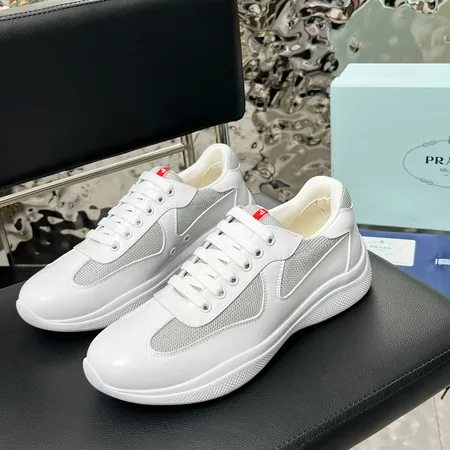 プラダ スニーカー