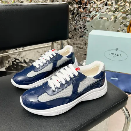 プラダ スニーカー