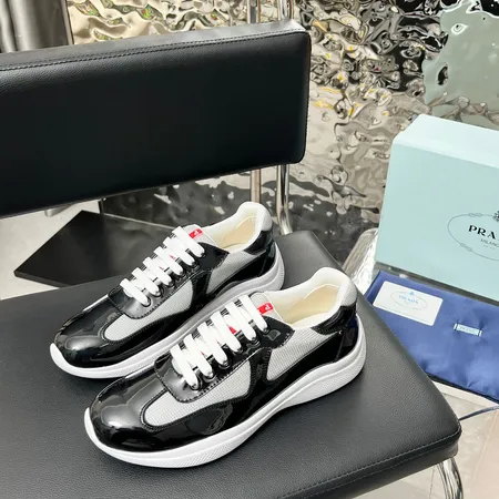 プラダ スニーカー