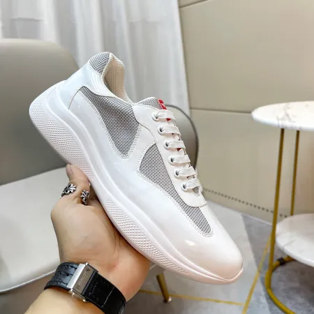 プラダ スニーカー