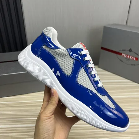 プラダ スニーカー