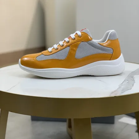 プラダ スニーカー