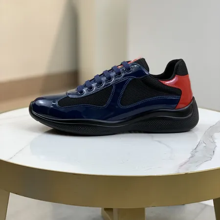 プラダ スニーカー