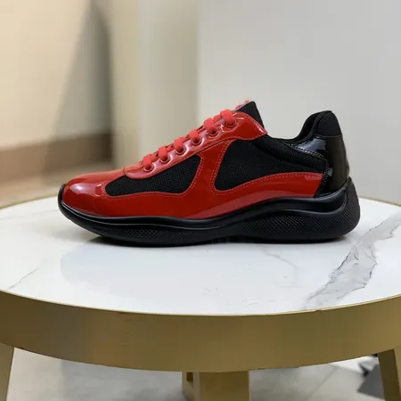 プラダ スニーカー