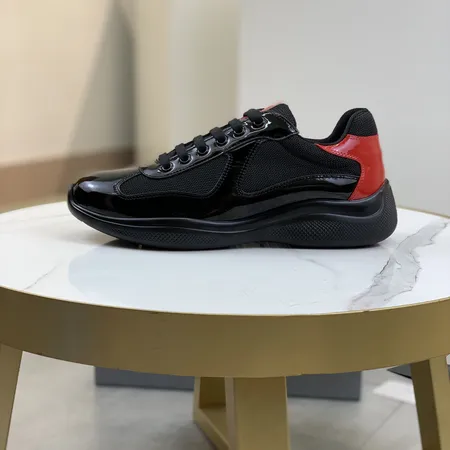 プラダ スニーカー