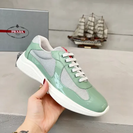 プラダ スニーカー