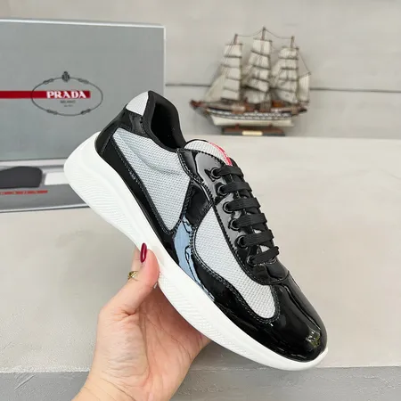 プラダ スニーカー