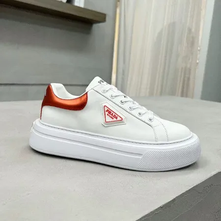 プラダ カジュアルシューズ